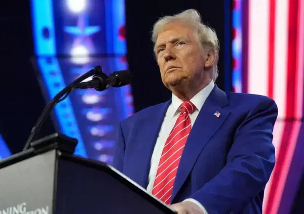 Ferrari risponde a Trump sui dazi. Ma Donald si illude davvero che gli europei inizieranno a comprare auto americane? Intanto Stellantis chiude uno stabilimento storico...