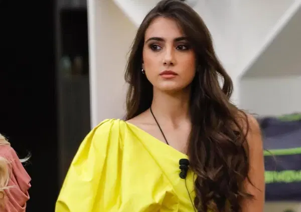 Mafia al Grande Fratello?! E mo' chi &egrave; "Enzo Prov"? Lo abbiamo beccato: "Respingo ogni accusa! Sono lo stylist di Zeudi e vesto Helena". E Provenzano ci rivela: "Le vedrei benissimo insieme, perch&eacute;..."