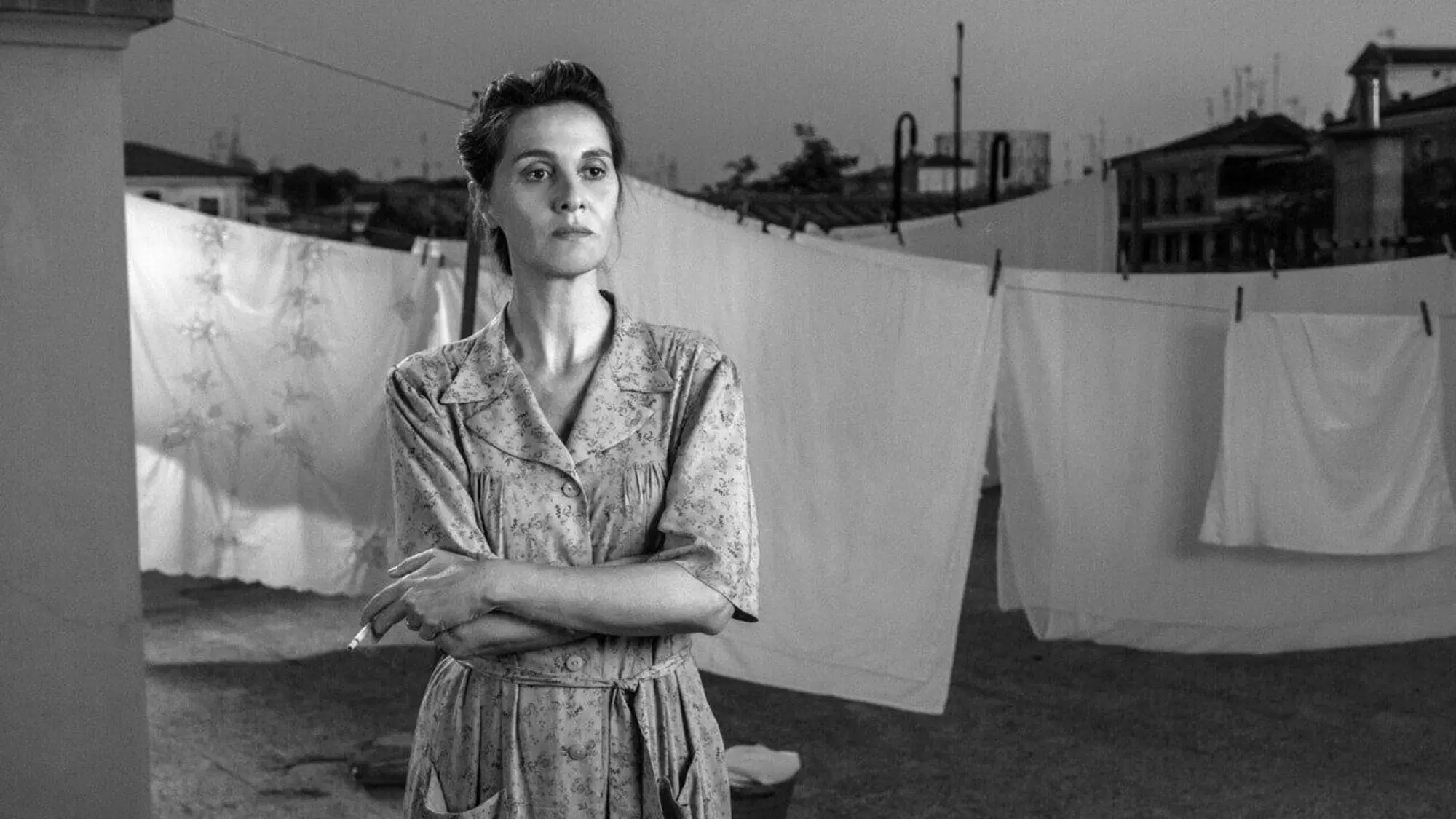 Paola Cortellesi nel film C'&egrave; ancora domani