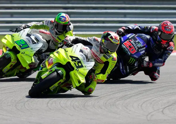 Sfiniti e contenti: ok Bagnaia e Marquez, ma quanto ci ha fatto godere la lotta libera tra Morbidelli, Diggia e Quartararo nella Sprint di Austin?