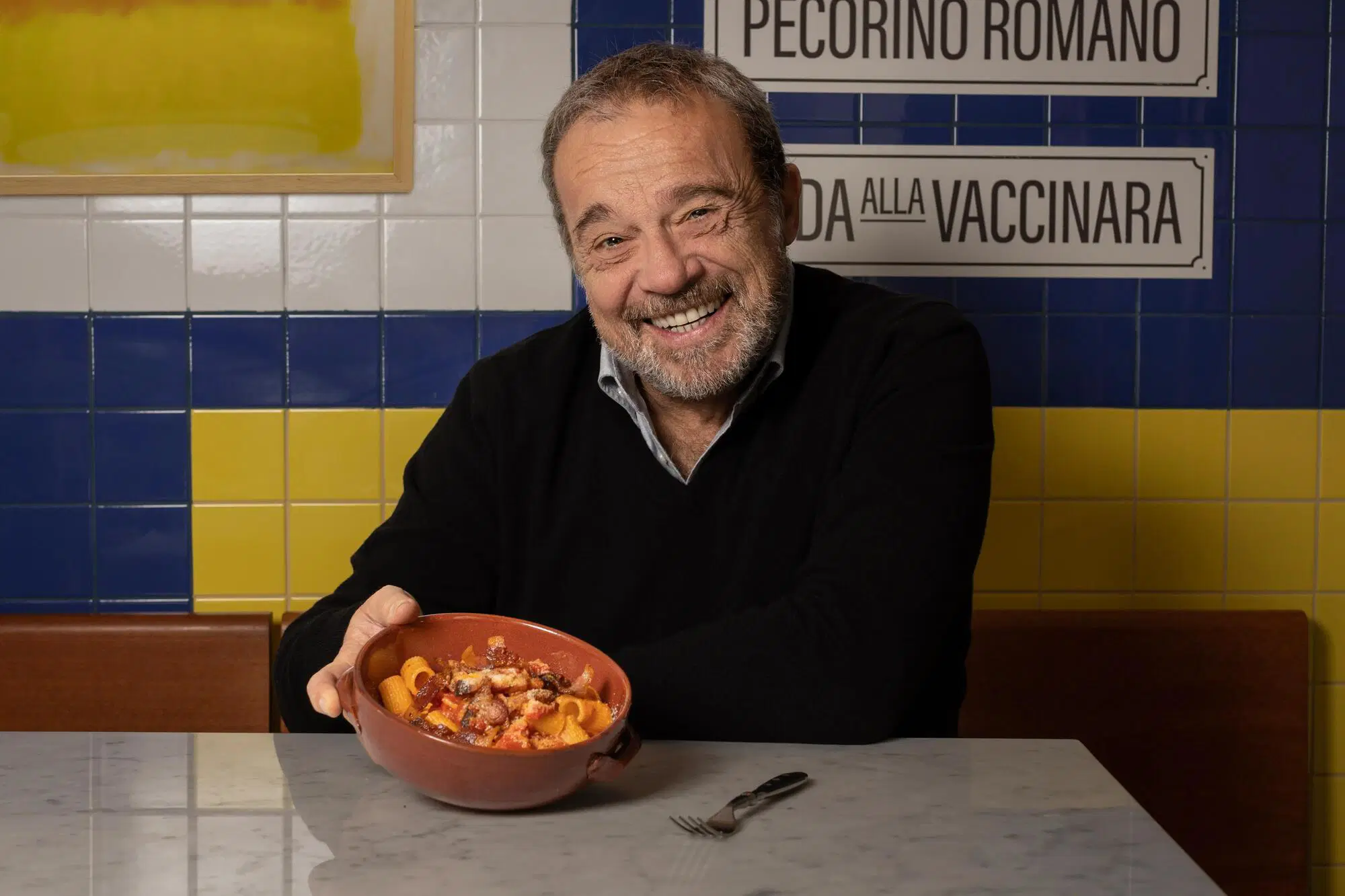 Claudio Amendola nel suo ristorante Frezza &lsquo;cucina de coccio&rsquo;