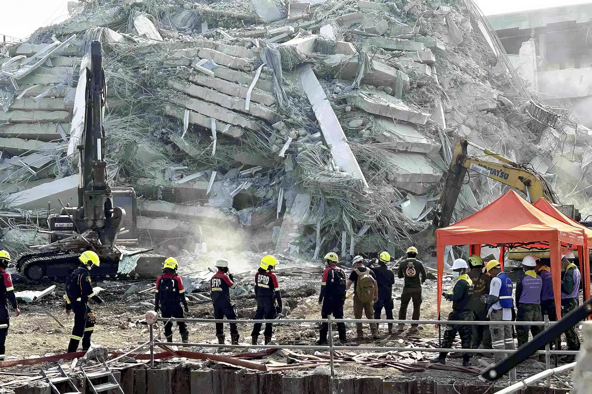 Terremoto Myanmar Thailandia Bangkok, Le immagini di devastazione arrivate dal sud-est asiatico