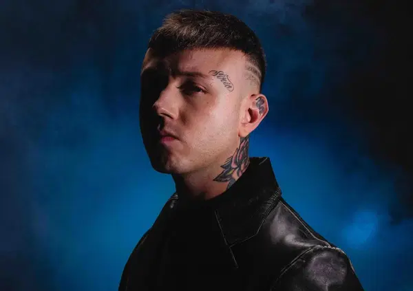 &ldquo;Lazza doppiatore in Minecraft? Faccia il rapper&rdquo;, l&rsquo;attacco di Lilli Manzini. I talent? &ldquo;Sono la rovina perch&eacute;&hellip;&rdquo;. E su Elodie, Mengoni e i colleghi doppiatori&hellip;.