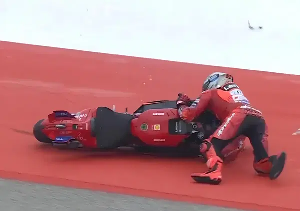 &Egrave; Marc Marquez o babbo natale? Pecco Bagnaia vince a Austin e divora hot dog e chiacchiericci davanti all&rsquo;altro Marquez e Di Giannantonio. Bezzecchi e Bastianini rimonte folli&hellip;