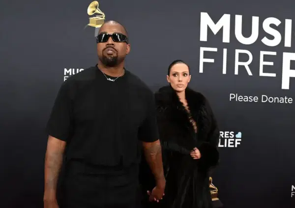 Ma Bianca Censori non era &ldquo;stufa&rdquo; di Kanye West? Perch&eacute; adesso vuole un figlio da lui? Ecco il suo piano. E intanto Ye (vestito da KKK) si &egrave; pentito di aver messo incinta Kim Kardashian&hellip;
