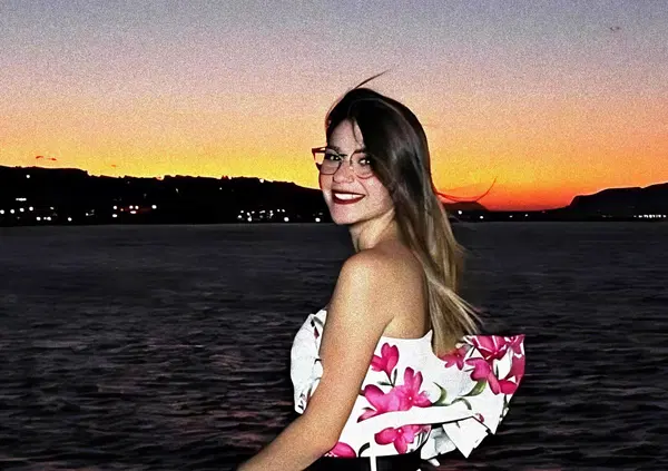 Omicidio Sara Campanella, perch&eacute; &egrave; stata uccisa e chi &egrave; l&rsquo;assassino? &Egrave; femminicidio? Quella frase sui social (&ldquo;Mi amo troppo per stare con chiunque&rdquo;), lo studente fermato, il colpo mortale e... Ecco cosa sappiamo