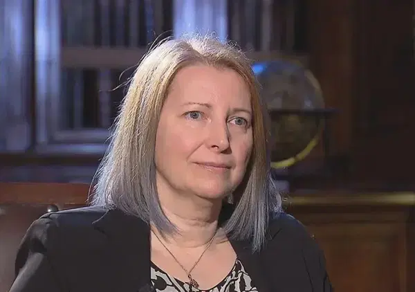 Non bastava la saga familiare di Stefania Auci? "Mare avvelenato" di Elena Magnani (Giunti) &egrave; un romanzo da macero immediato. Mazzeo? Mazzate (e voto 3: ecco perch&eacute;)