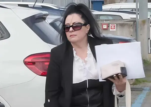 Omicidio Pierina Paganelli, svelata tutta la verit&agrave; da Manuela Bianchi: &ldquo;Louis mi ha abbracciato come sempre. Mia suocera aveva la sottogonna tagliata a met&agrave;&rdquo;. Davvero prima del delitto l&rsquo;aveva accusata di averle rubato del denaro? 