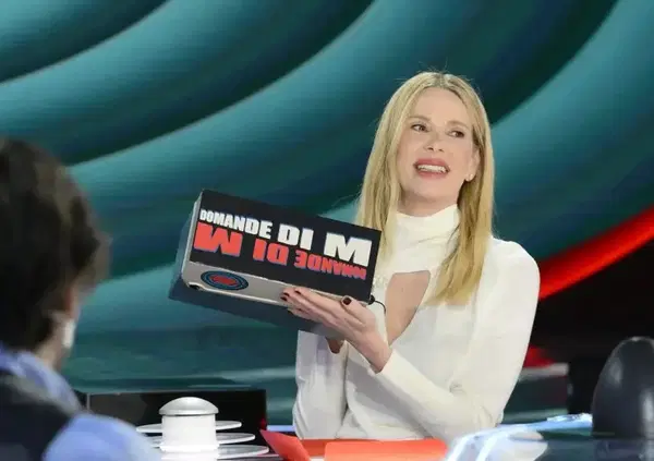 Aldo Grasso distrugge &ldquo;Obbligo o verit&agrave;&rdquo; (Rai 2): &ldquo;Alessia Marcuzzi? Conduttrice debolissima. Ringrazi la Gialappa&rsquo;s&rdquo;. E sul &ldquo;parterre da Pro Loco&rdquo;, Adriano Panatta e Paolo Bertolucci&hellip;