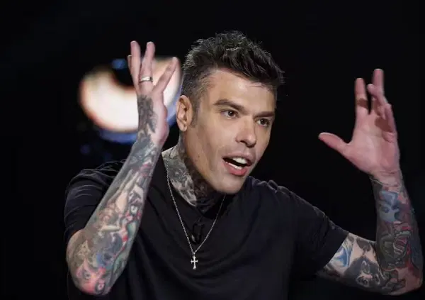 Caso ultras e Fedez, le avete viste le immagini della rissa al The Club con Cristiano Iovino? E spunta il video di un pestaggio dei membri della curva Sud: &ldquo;Devi morire&rdquo;. Il motivo? Una maglietta sbagliata&hellip;