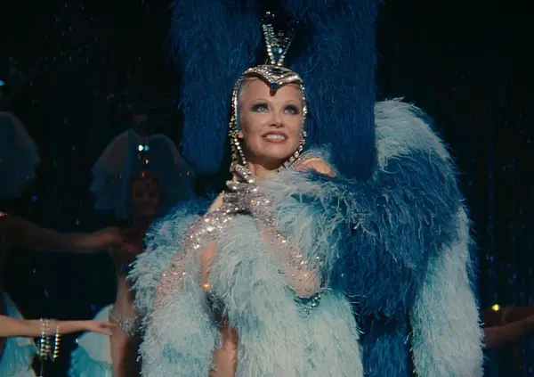 Pamela Anderson con The Last Showgirl come Demi Moore con The Substance. Ma a Hollywood vogliono rilanciare le dive? S&igrave;, ma &egrave; solo un&rsquo;illusione (come l&rsquo;Oscar a No Other Land)