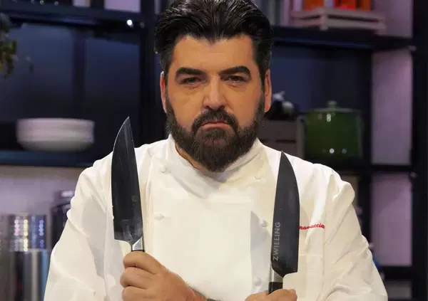 Le bombe di Cannavacciuolo: &ldquo;Le donne? mi trovano sexy. Il dimagrimento? Ecco cosa c&rsquo;&egrave; dietro. Mi chiamano terrone? Fiero di esserlo&rdquo;. Poi su Cucine da incubo in onda su Sky Uno... 