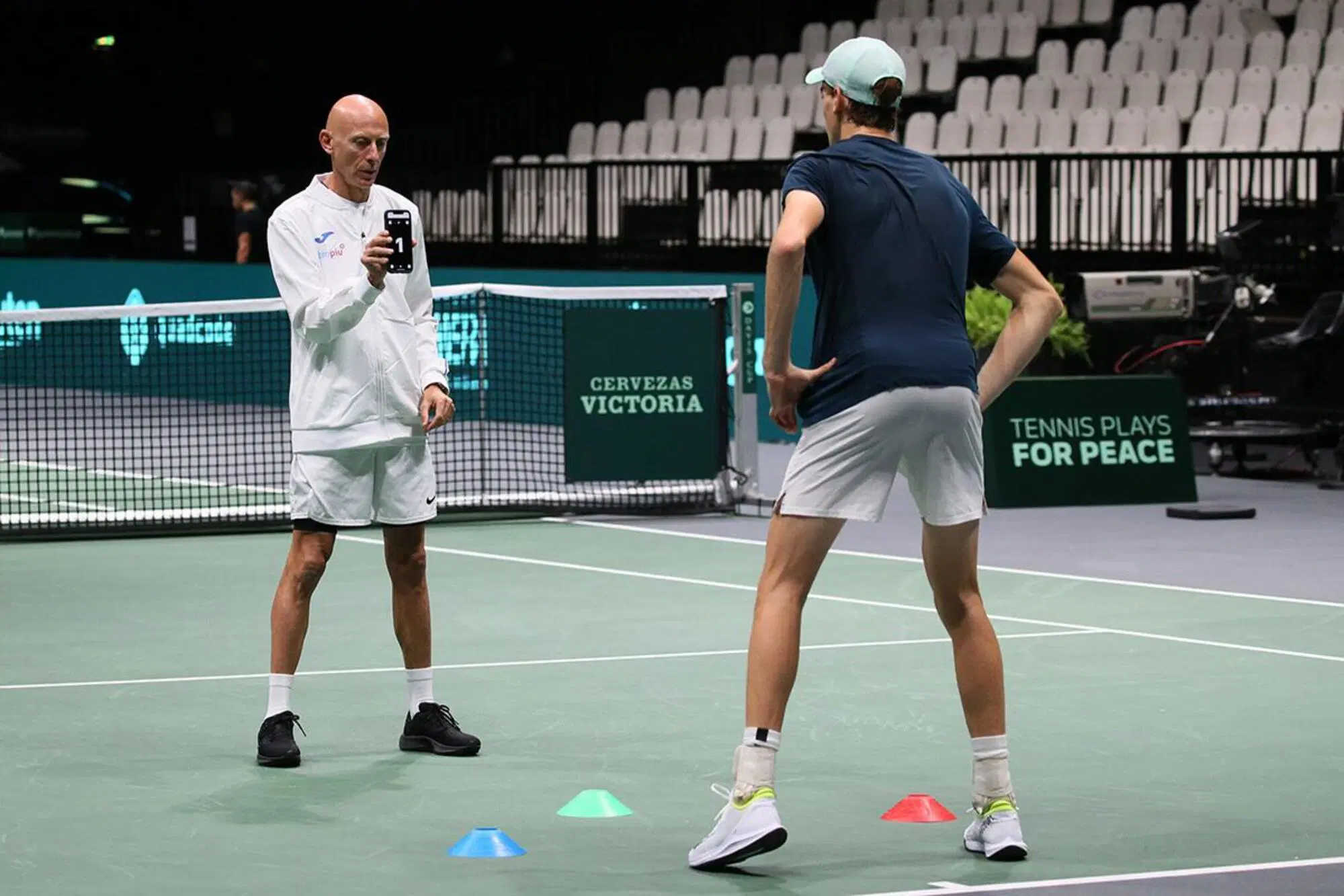 Umberto Ferrara con Jannik Sinner