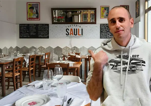 Siamo andati a mangiare da Zerocalcare, al ristorante Osteria Sauli, ma com'&egrave;? Tra suppl&igrave; con le regaje (freddi) e porchetta e baccal&agrave; (ottimi), abbiamo riscoperto la vera Roma? Ecco la nostra esperienza: dov'&egrave; e quanto si spende&hellip;