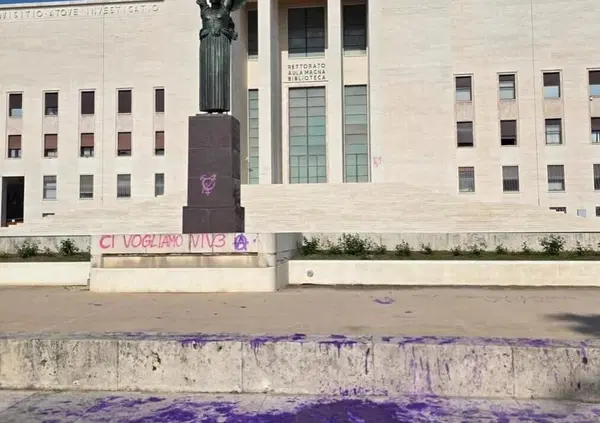 Viva la rabbia (e le scritte sui muri) di chi protesta per Ilaria Sula, cara Rettrice de La Sapienza