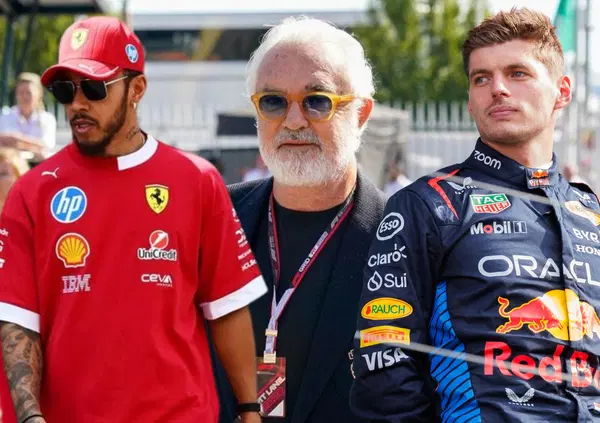 F1, Flavio Briatore show: &ldquo;Hamilton? &Egrave; una star come Senna. John Elkann ha fatto bene a prenderlo nella Rossa&rdquo;. Verstappen? &ldquo;Mi ricorda Schumacher&rdquo; e nomina il suo successore&hellip; 