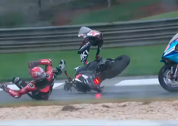 [VIDEO] Marc Marquez scansati! I quattro giri &ldquo;alla disperata&rdquo; di Austin sono niente rispetto all&rsquo;impresa di Tyler Scott nella pioggia del Barber Park