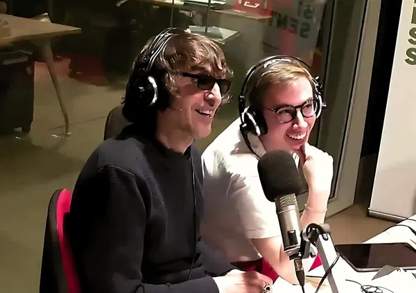 Riarmo? Max Felicitas: &ldquo;Crosetto prenda il fucile e vada a sparare lui. Se dichiarano guerra, vadano i politici&rdquo;. E Cruciani a La Zanzara: &ldquo;&Egrave; la stessa posizione del direttore di Radio 24 Tamburini...&rdquo;