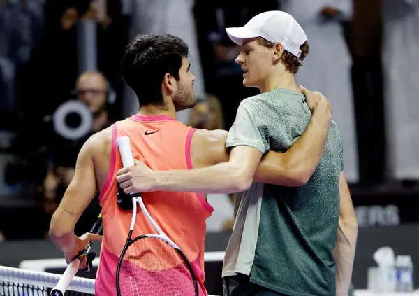 In che senso Sinner non &egrave; pi&ugrave; forte di Alcaraz? Ecco la bomba dell&rsquo;ex top 6 e coach di Medvedev, che nel confronto tra Carlos e Jannik prende a pallate il numero uno...