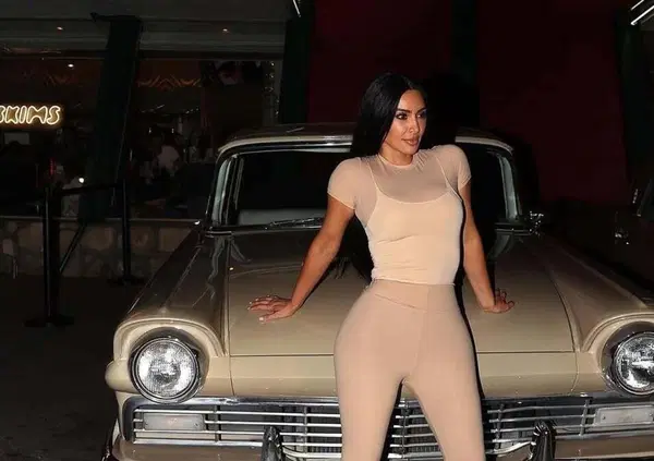 Bianca, Kim e l'incubo di Kanye West: Kardashian vuole Censori come modella di Skims? Il club sexy delle ex mogli alleate contro Ye? Ecco cosa c'&egrave; dietro
