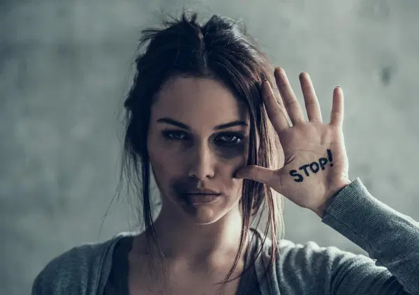 Ma cos'&egrave; il nuovo trend &ldquo;menomale che il mio fidanzato non &egrave; femminicida&rdquo;? &Egrave; virale su TikTok dopo la sentenza Turetta sull'omicidio Cecchettin: Ecco la nuova follia che spopola sui social...