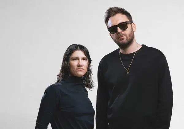 Cesare Cremonini ed Elisa, molto pi&ugrave; di una hit estiva, il ritorno di sangiovanni con luci allo xeno e&hellip; Abbiamo ascoltato (e recensito) il meglio dei singoli del venerd&igrave;