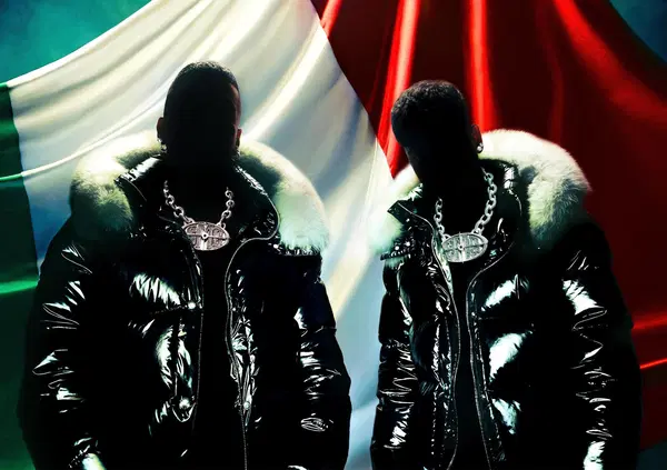 Abbiamo fatto ascoltare SMG, il joint album di Sfera Ebbasta e Shiva, a uno che non li aveva mai sentiti, ma com&rsquo;&egrave;? Piacer&agrave; alle vostre figlie. Ma c&rsquo;&egrave; altro oltre a Biatch Cash e Flex?