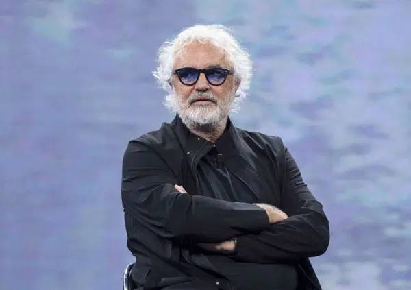 Pronti per le bombe di Briatore sul piano di Trump e i dazi? Poi Flavio attacca le banche e stacca la spina a Musk e Tesla: "Sta sulle palle alla gente"