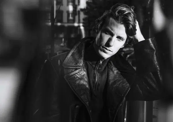 IL SOGNO AMERICANO (R)ESISTE: Jashi Project, ovvero fare soldi (all'inizio) senza soldi. Immobiliare, social e ambizione: &ldquo;Sono italiano, vendo anche la sabbia nel deserto&hellip;&rdquo;