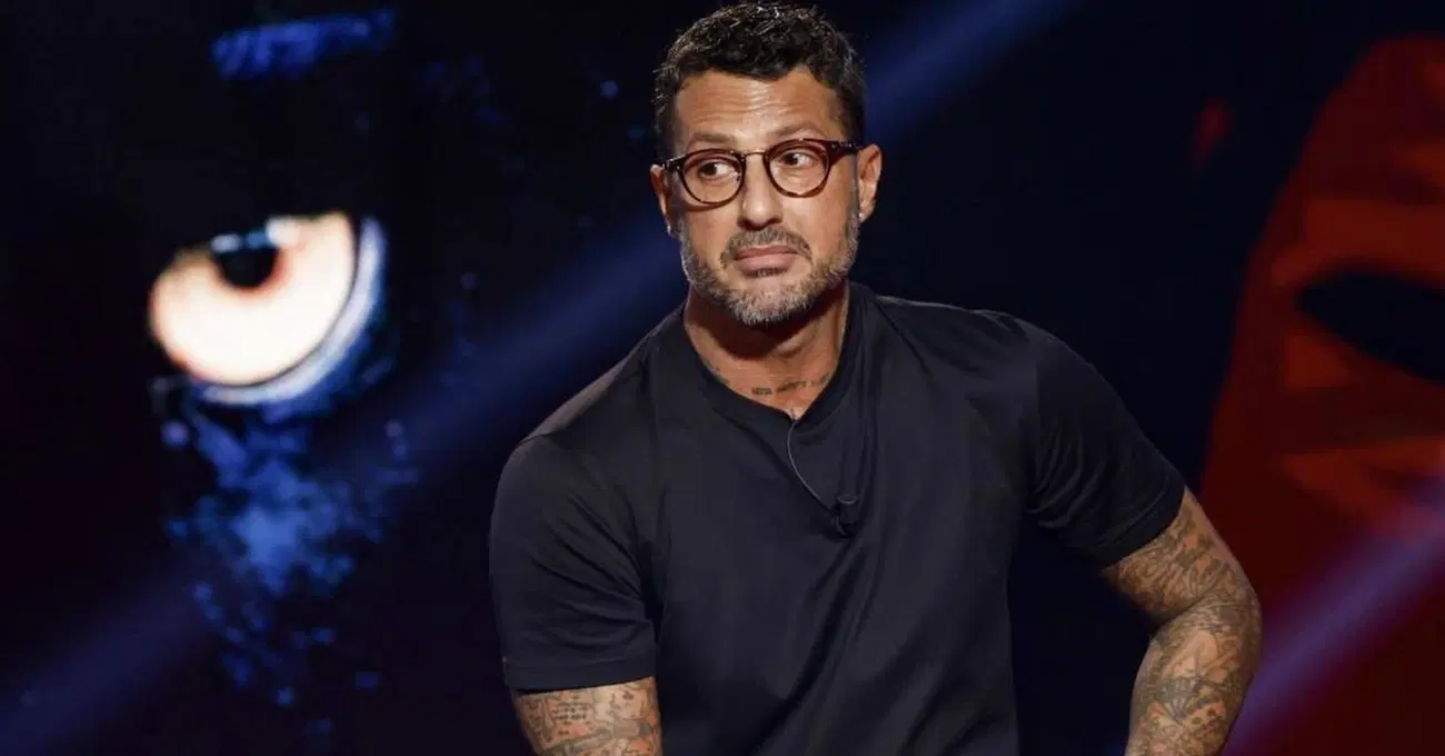 Le bombe di Fabrizio Corona sullo scandalo scommesse: &ldquo;Ho le prove che 15 calciatori scommettevano sulle proprie partite&rdquo;. I club? &ldquo;Alcuni rischiano la retrocessione&rdquo;. E a Falsissimo svela che&hellip;