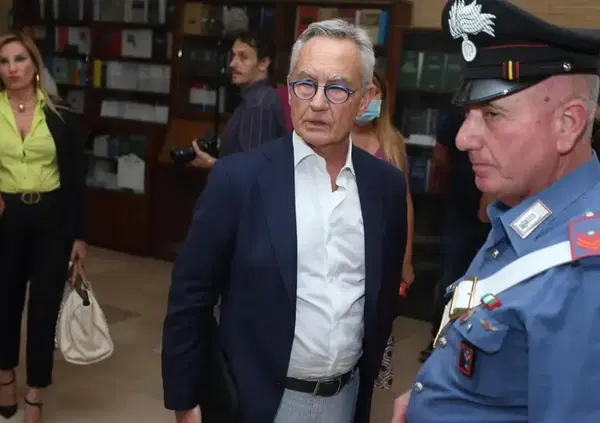 INCOMPATIBILE!? Delitto di Garlasco, il generale Luciano Garofano zittisce gli avvocati di Alberto Stasi: &ldquo;La mia presenza a casa di Chiara Poggi? Non ho fatto io le analisi. Ero l&igrave; perch&eacute;&hellip;&rdquo;