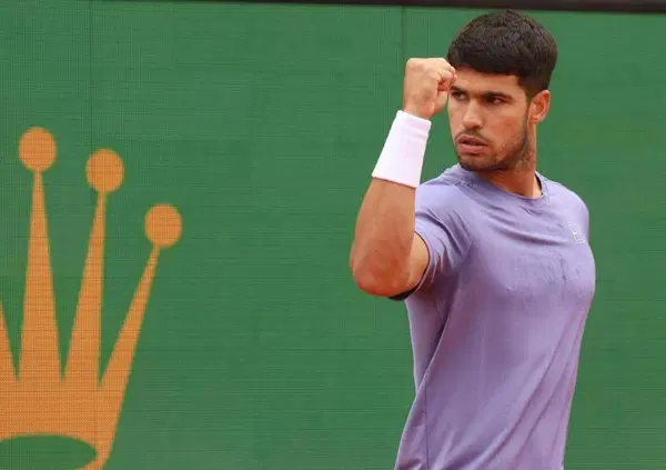 Alcaraz? Si, vince a Montecarlo, ma l&rsquo;ossessione resta Jannik Sinner. Poi lo sfogo di Carlitos: &ldquo;&Egrave; stato un mese difficile, ho fatto fatica a scendere in campo&rdquo;