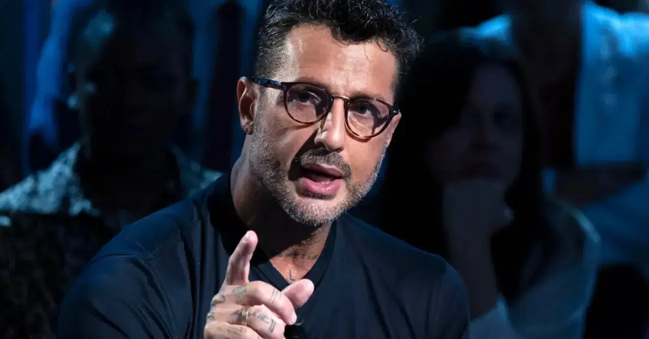 Fabrizio Corona ha fatto incaz*are la mafia? Ecco perch&eacute; non vedremo (per ora) la nuova puntata di Falsissimo sul bullismo della baby gang di Noha dopo il "sequestro" del materiale da parte di un clan...