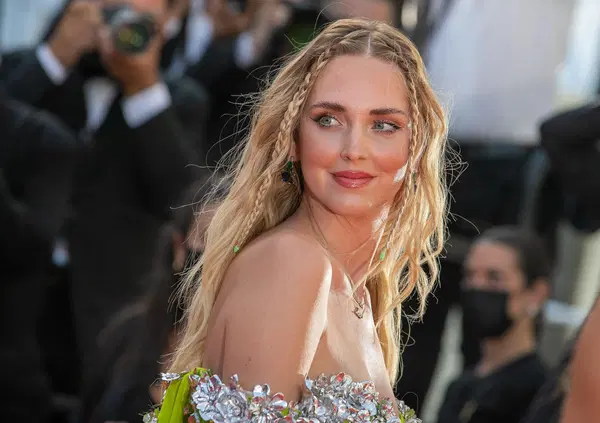 Chiara Ferragni e Tronchetti Provera tornano insieme? "Chi" parla di "tempesta d'amore". A parte il gossip,  l'attico dell'influencer costa 25 milioni? No! Ma ecco perch&eacute; sarebbe "invendibile" lo stesso