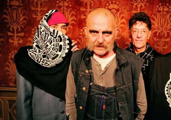 Perch&eacute; i Cccp- Fedeli alla linea non suonano pi&ugrave; al Circo Massimo? E i biglietti del concerto su Ticketone? Cambio location e data (sempre a Roma). I fan delusi: "Non hanno venduto abbastanza..."