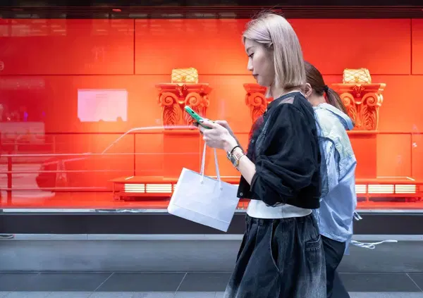 GLI INFLUENCER BOMBARDANO LA MODA: "I brand di lusso europei troppo cari? Comprateli in Cina alla met&agrave;, dove li producono". Antonio Mancinelli: "Il futuro &egrave; altrove. E costa meno..."