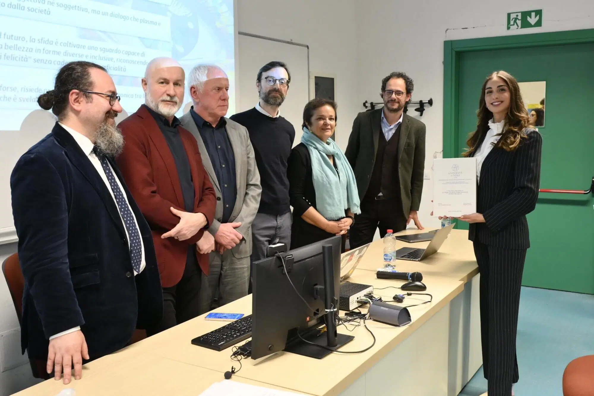 Ofelia Passaponti con la commissione di laurea
