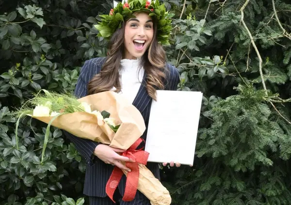 Intervista BELLISSIMA a Miss Italia Ofelia Passaponti (che si &egrave; appena laureata): &ldquo;Bisogna premiare una bellezza pulita e sana. Su TikTok le ragazze parlano di femminicidi per entrare nel trend&rdquo;. La body positivity? &ldquo;Basta non sfociare nella malattia...&rdquo;