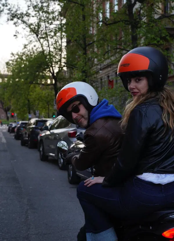 La Divina Commedia alla milanese &egrave; la Milano Design Week: l&rsquo;abbiamo cavalcata con due Triumph della gamma 400 e un tesserino stampa nel portafoglio