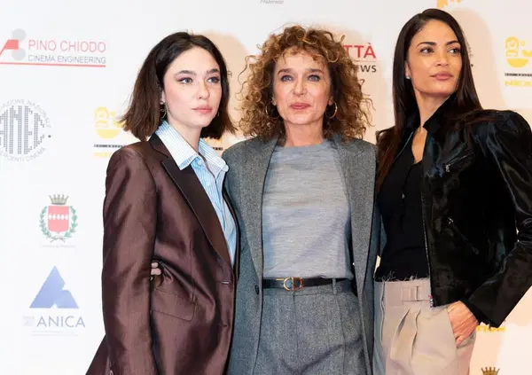 La Goliarda Sapienza di Martone &egrave; un&rsquo;esagerazione femminista? Ecco perch&eacute; Fuori, film in concorso al Festival di Cannes con Valeria Golino, Matilda De Angelis e Elodie, non restituisce la &ldquo;bestialit&agrave;&rdquo; della scrittrice
