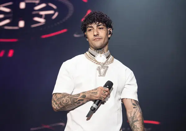 Tony Effe, ma vuoi 'na mano a vendere i biglietti? Le date al Circo Massimo e a Fiera Milano per ora sono vuote (piantine di TicketOne alla mano)