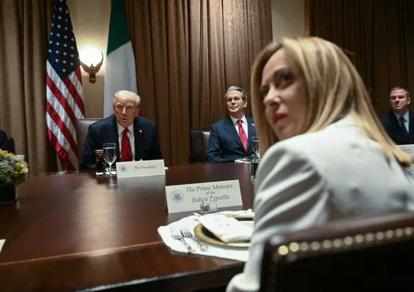 "SHE IS GREAT!", MA PER CHI? Dopo l&rsquo;incontro tra Giorgia Meloni e Donald Trump abbiamo pi&ugrave; domande che risposte. Ma una le supera tutte: chi ha fregato chi?