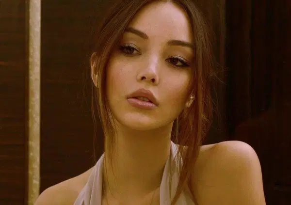 Ok, ma chi caz*o &egrave; Giada Tong Chen, la supermodella imprenditrice a Piazzapulita? Pi&ugrave; figa, intelligente e competente di tanti giornalisti: dal lavoro al Casin&ograve; alle previsioni sul Covid e ora commenta i dazi di Trump: &ldquo;La Cina non si spaventa perch&eacute;&hellip;&rdquo;