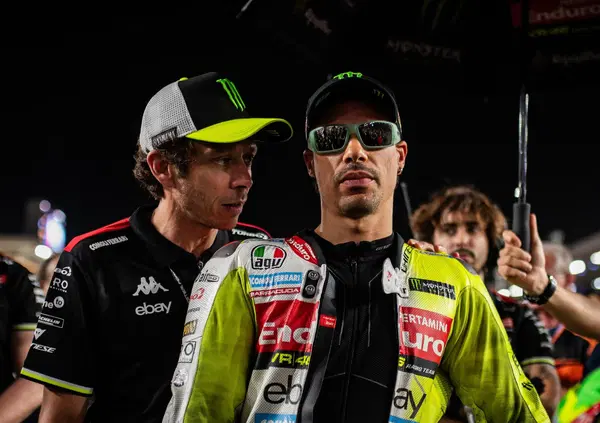 AAA, AVEVAMO ASPETTATO ABBASTANZA: Finalmente sappiamo (quasi) tutto quello che Valentino Rossi dice alla sua gente e s&igrave;, ne &egrave; valsa la pena