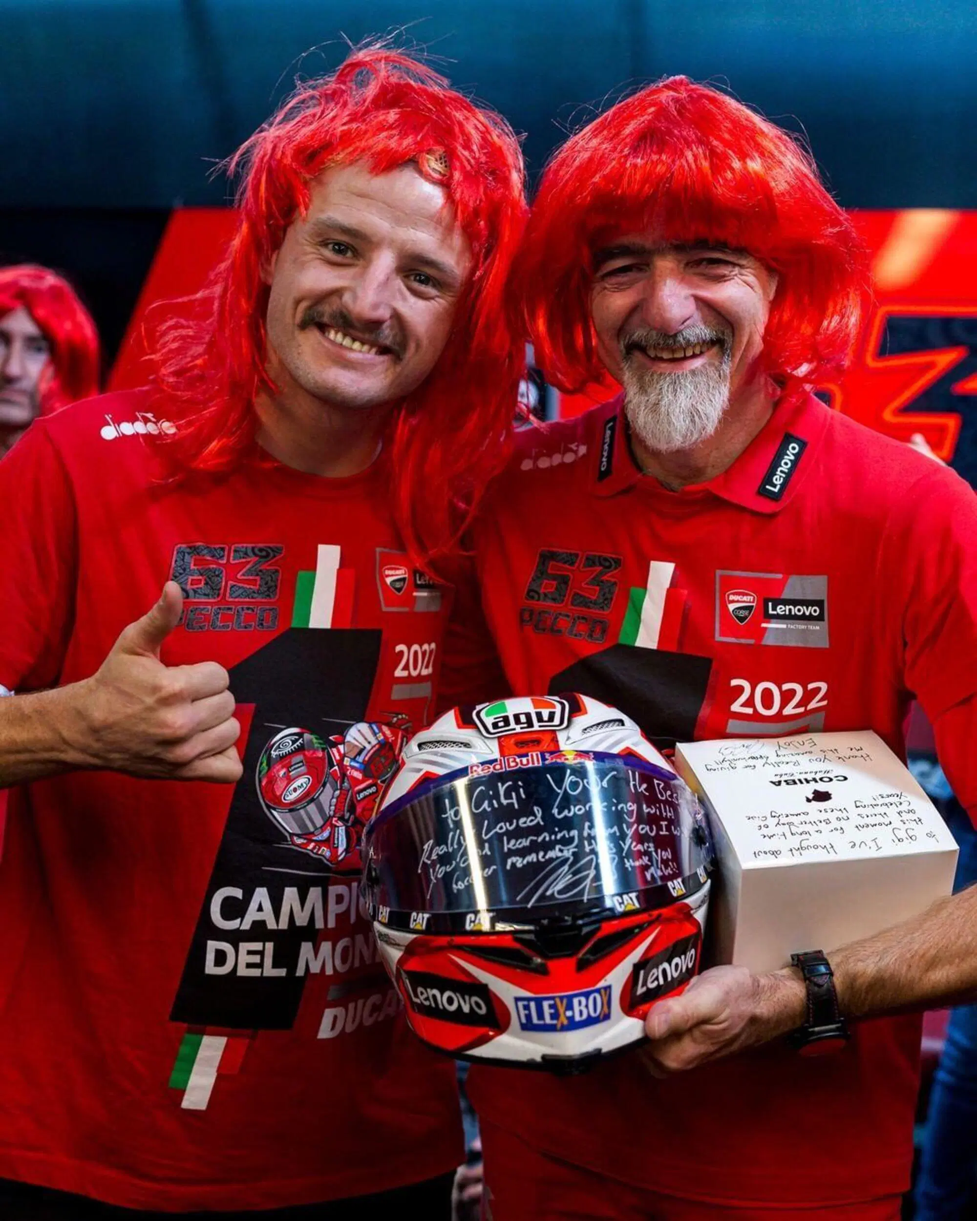 Gigi Dall'Igna e Jack Miller con la Parrucca rossa