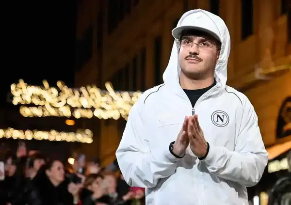 GEOLIER E I SUOI GUAGLIONI. Musica e dialetto napoletano anche in rap, trap e indie: l&rsquo;eterno &ldquo;pizza e mandolino&rdquo; come oppio dei popoli (e scudo per le canzoni)?