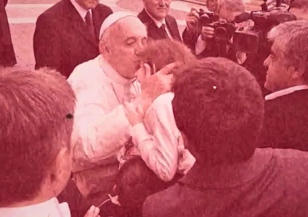 Per me Papa Francesco &egrave; solo una carezza