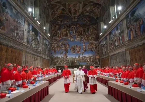 Conclave, quanti anni avr&agrave; il prossimo papa? Ecco perch&eacute; l&rsquo;et&agrave; dei &ldquo;papabili&rdquo; &egrave; fondamentale e potrebbe cambiare la Chiesa di Francesco 