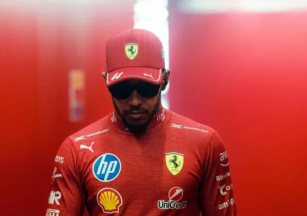 Caro Lewis Hamilton, ma cosa succede? La crisi in Ferrari che non doveva esserci. E no, quella vittoria nella Sprint non vuol dire niente