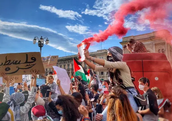 ⁠⁠LIBERAZIONE? DALL&rsquo;IPOCRISIA: Ma la sinistra che impazzisce per il 25 aprile lutto nazionale voluto da Meloni, non dice niente sui Giovani Palestinesi che vogliono la guerriglia contro la Brigata Ebraica (che combatt&eacute; davvero il fascismo)?